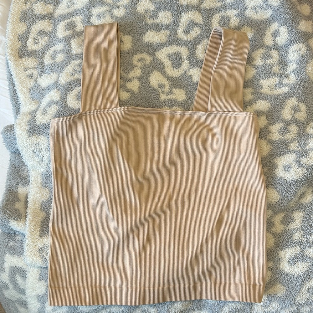 Cropped tank w ribbed material